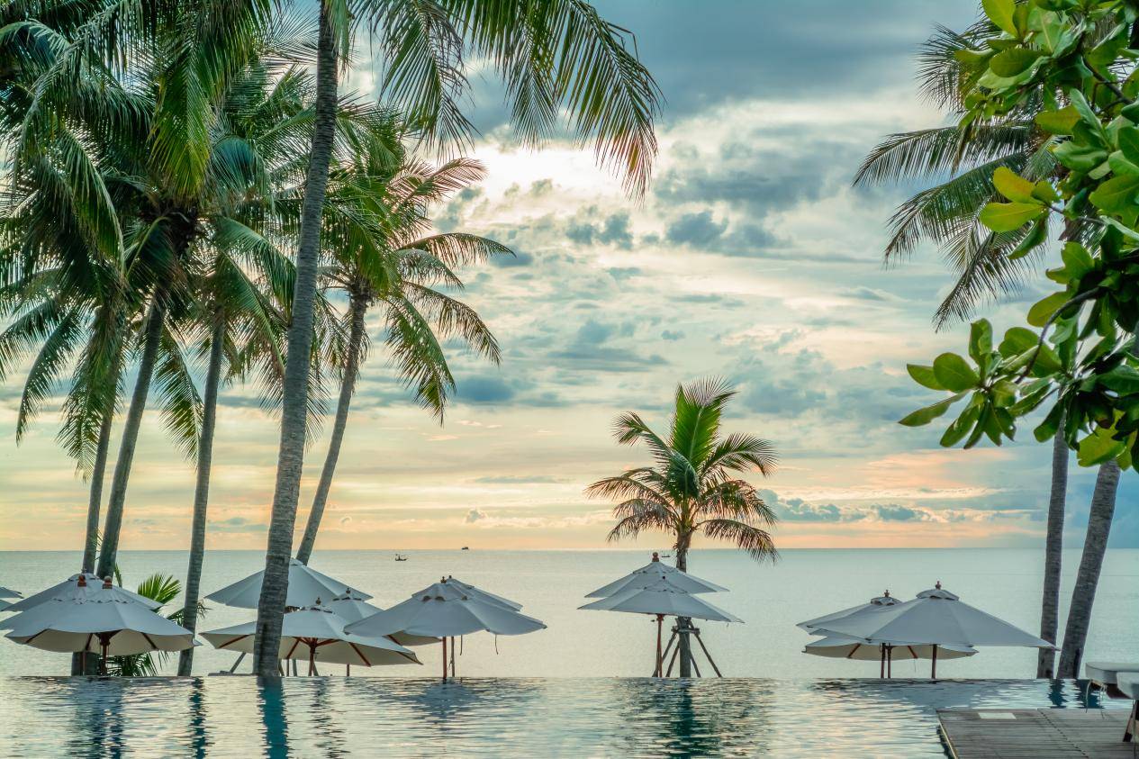 反卷旅行｜国庆拒绝挤爆！躺进东南亚「免签海岛+欧式老街」